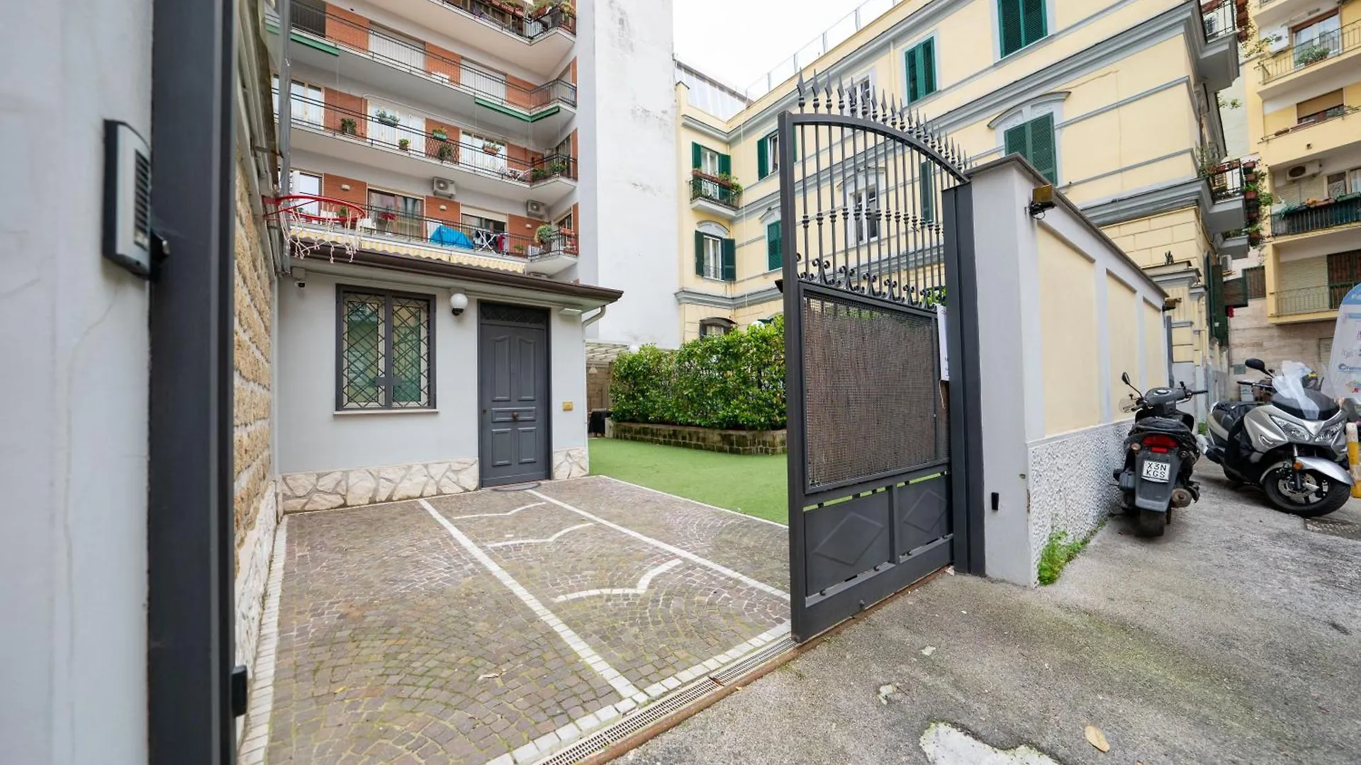 Il Giardino Di Bobo Apartment Naples Italy